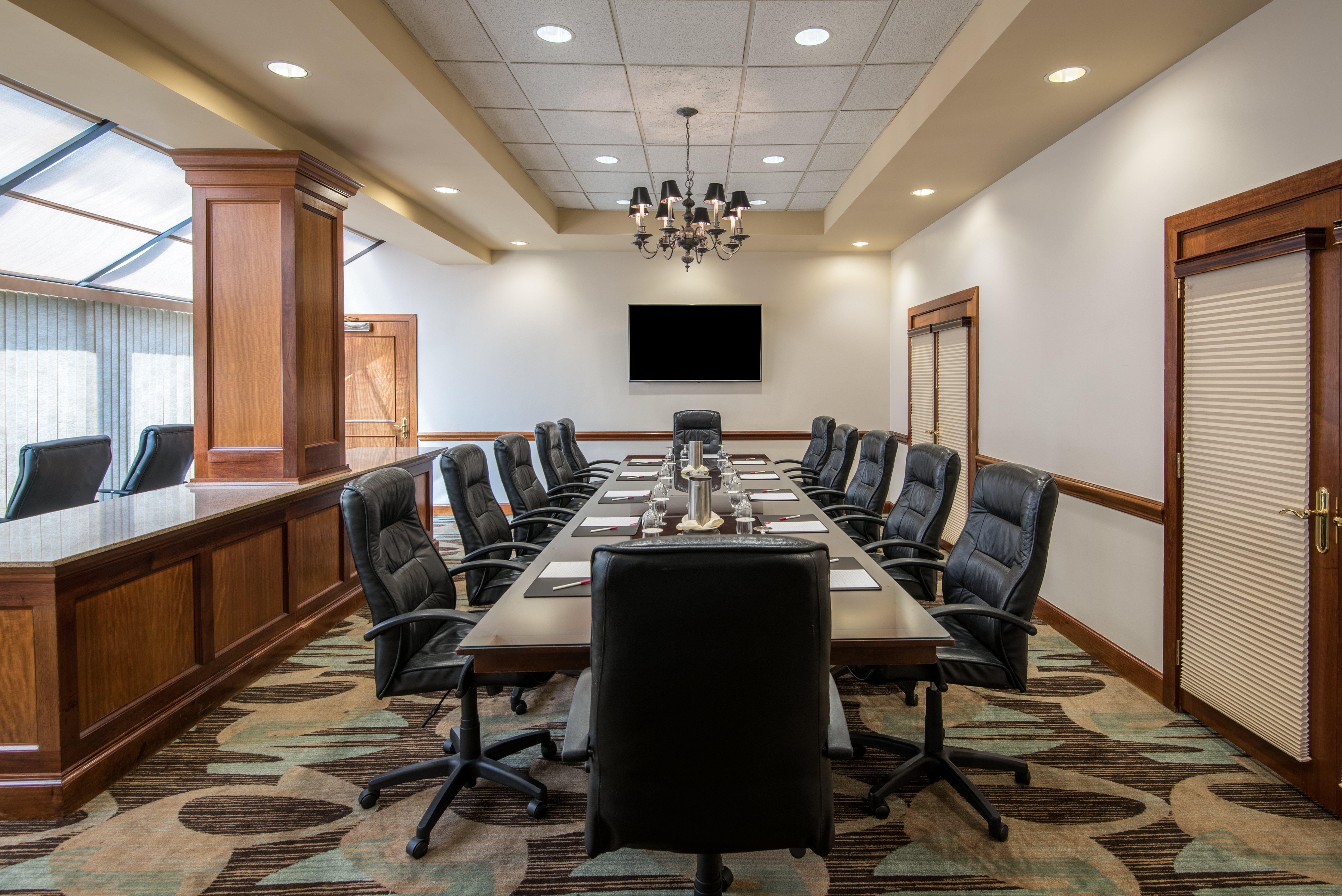 Hotel Crowne Plaza Downtown By Ihg 4*