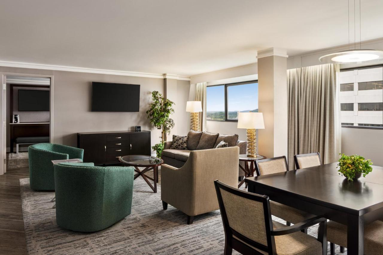 Crowne Plaza Downtown By Ihg 4*