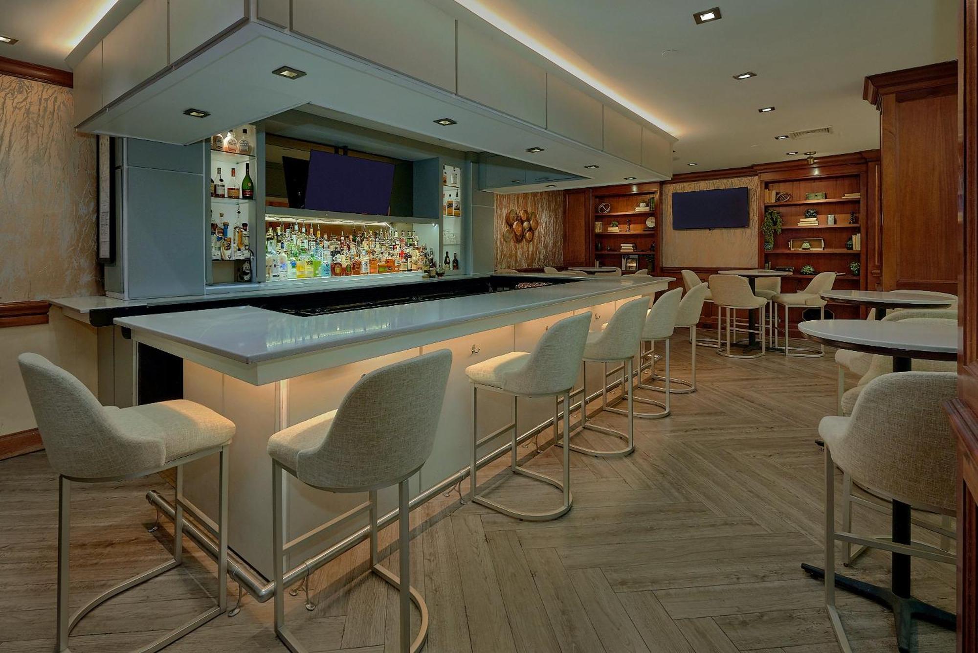 Crowne Plaza Downtown By Ihg 4*
