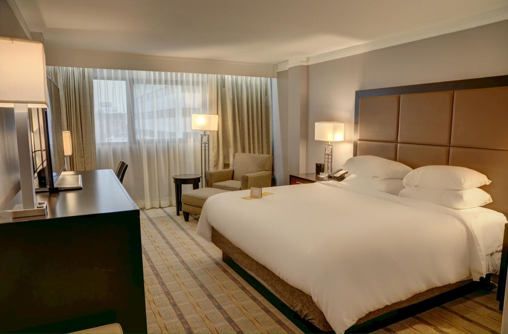 Hotel Crowne Plaza Downtown By Ihg 4*