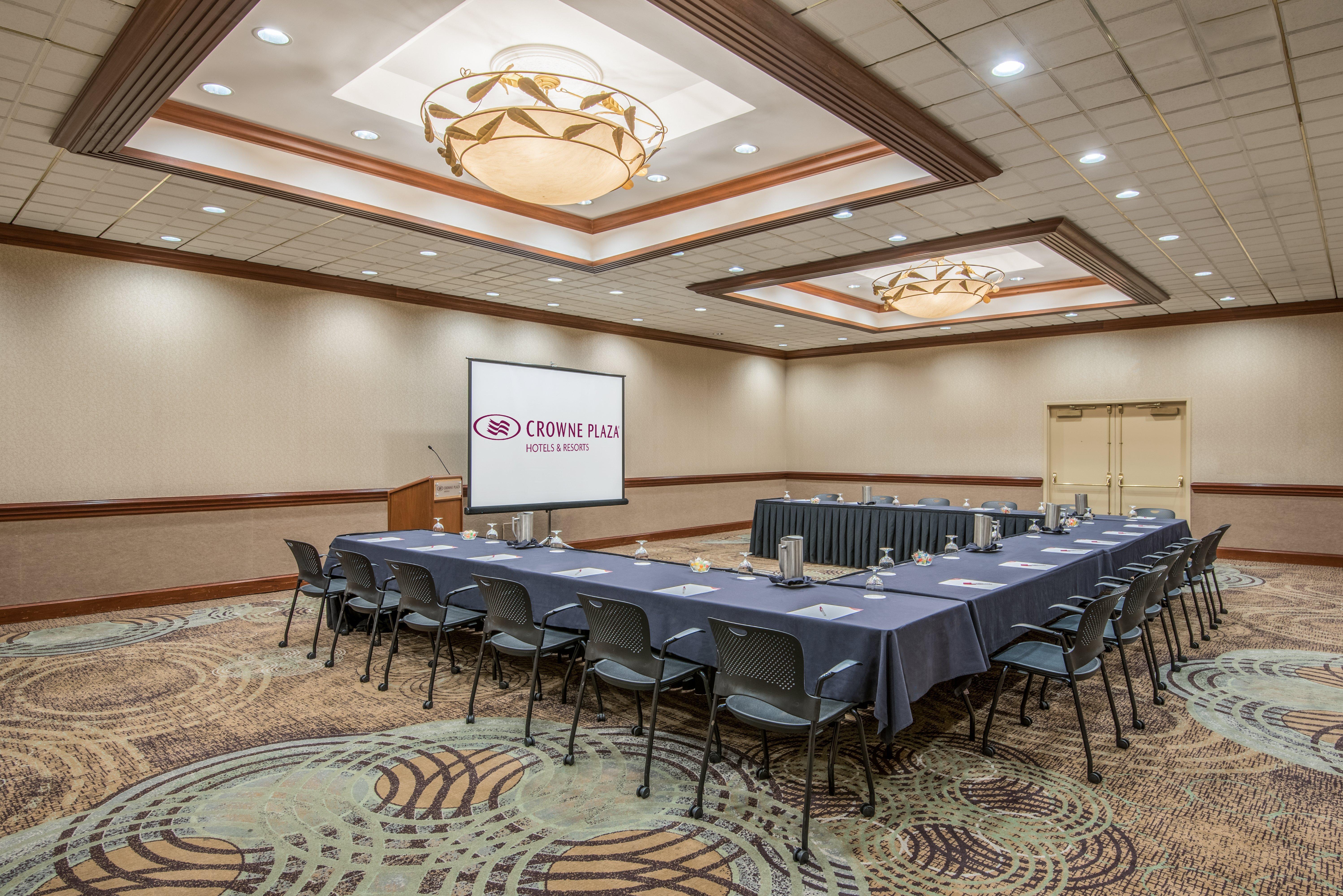 Crowne Plaza Downtown By Ihg Hotel 4*
